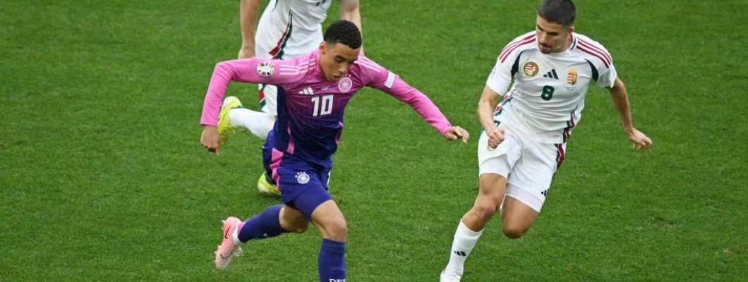 Een uitstekend nationaal team vertrouwt nooit op één persoon, maar op het geheel. Een uitstekend nationaal team vertrouwt nooit op één persoon, maar op het geheel.
