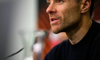 Xavi Alonso, van pitchlegende tot coachend leider