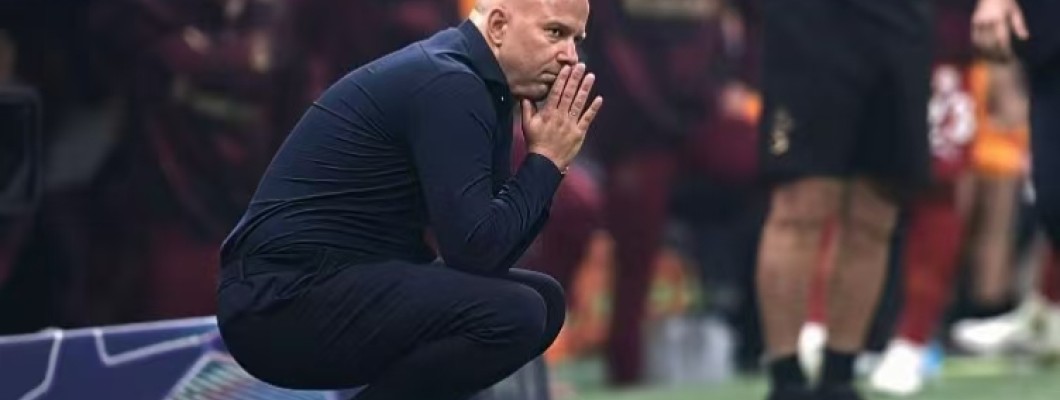 De lukrake aankopen van de Nederlandse coach Sloter hebben Liverpool in talloze tegenslagen gestort. De lukrake aankopen van de Nederlandse coach Sloter hebben Liverpool in talloze tegenslagen gestort.