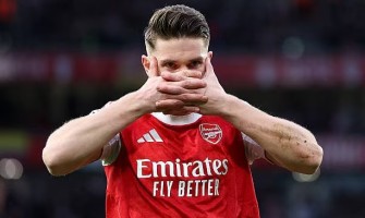 Van scepsis tot legendarische status: de wedergeboorte van Arsenals nieuwe spits.