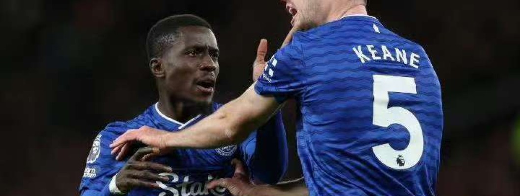 Interne onrust leidt tot rode kaart: Evertons shirt doorbreekt de vloek van Old Trafford met een wonder Interne onrust leidt tot rode kaart: Evertons shirt doorbreekt de vloek van Old Trafford met een wonder