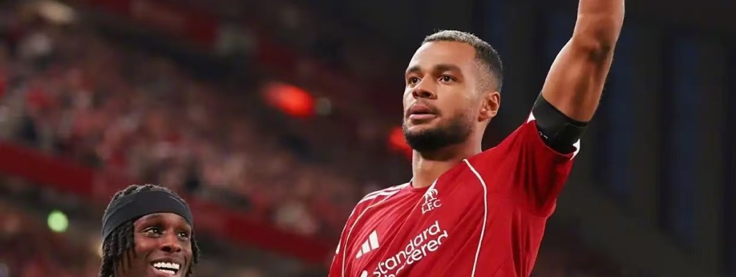 Liverpool, ondanks de grootste uitgaven aan transfers, kampt met een defensieve crisis.