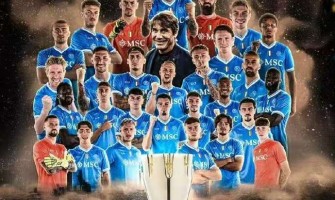 Napoli kroonde zich tot kampioen in de Italiaanse Supercup, waarmee de dubbelslag onder Conte van start ging.
