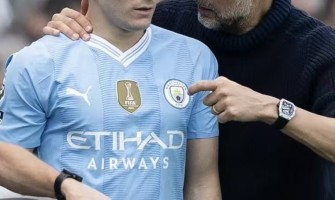 Van lichtblauw naar rood-wit: Álvarez' zoektocht naar een basisplaats