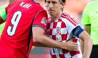 Rood-wit tegenover het schaakbordmotief: een voetbalcyclus van achttien jaar